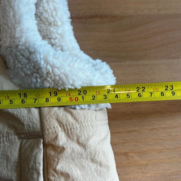 Thread & Supply Women's Sherpa Puffer Vest Size LARGE in Tan - Picture 9 of 10